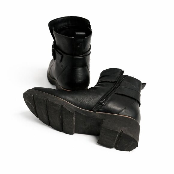 Naturalizer Boots - Picture 4 of 5